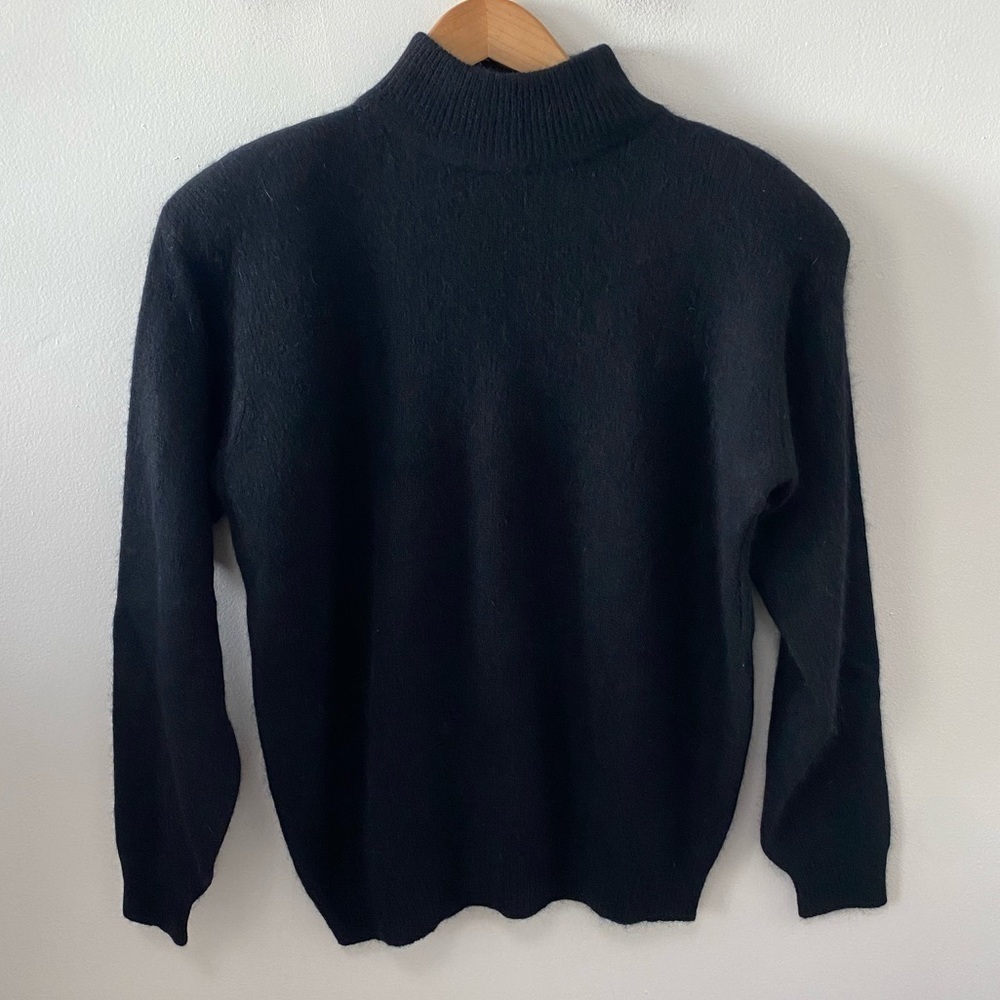 Vintage Lise J Wool Angora blend Shoulder Pad Turtle Neck Retro Sweater